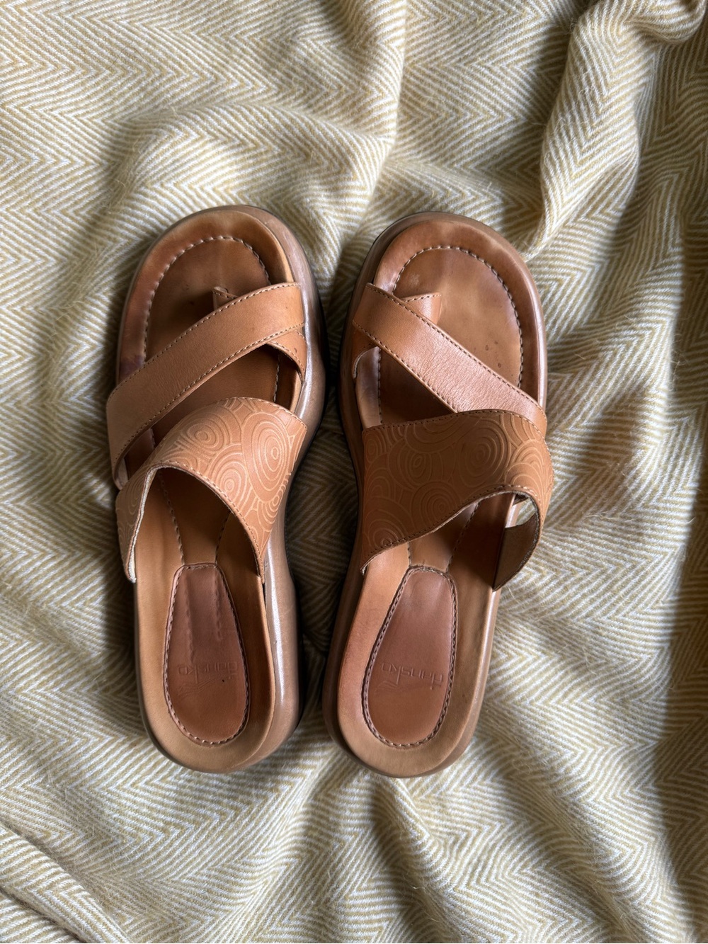 Dansko Tan Embossed Leather Toe-Loop Comfort Slide Sandals Size US 8.5-9 EU 39 - Picture 11 of 11